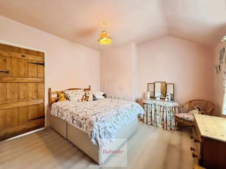 3 bedroom Terraced House for sale in High Street, Honeybourne, WR11