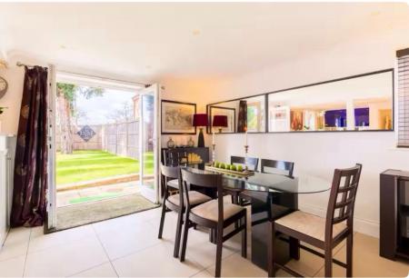 4 bedroom Detached house to let in Pershore Manor, Bridge St, Pershore, WR10