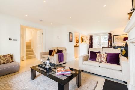 4 bedroom Detached house to let in Pershore Manor, Bridge St, Pershore, WR10