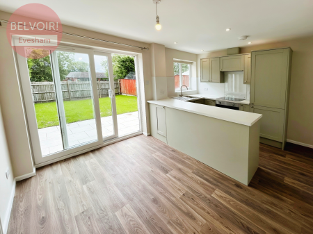 3 bedroom Semi-detached house to let in Sycamore Avenue, Evesham, WR11