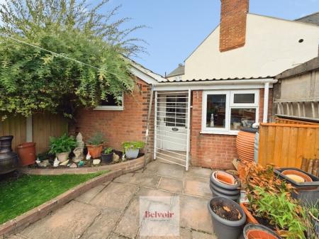 3 bedroom Terraced House for sale in Elm Road, Evesham, WR11