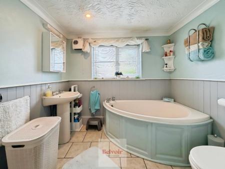 3 bedroom Terraced House for sale in Elm Road, Evesham, WR11