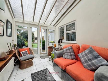 3 bedroom Terraced House for sale in Elm Road, Evesham, WR11