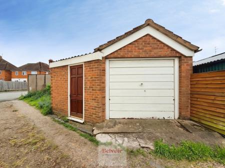 3 bedroom Terraced House for sale in Elm Road, Evesham, WR11