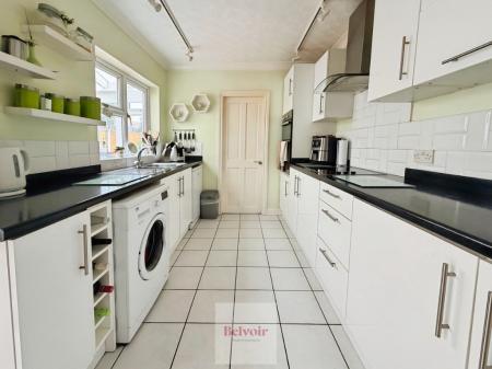3 bedroom Terraced House for sale in Elm Road, Evesham, WR11