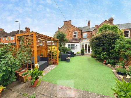 3 bedroom Terraced House for sale in Elm Road, Evesham, WR11