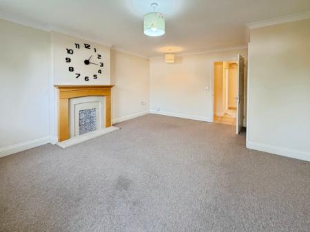 3 bedroom Terraced House for sale in Poplar Way, Harvington, WR11