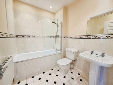 3 bedroom Terraced House for sale in Poplar Way, Harvington, WR11