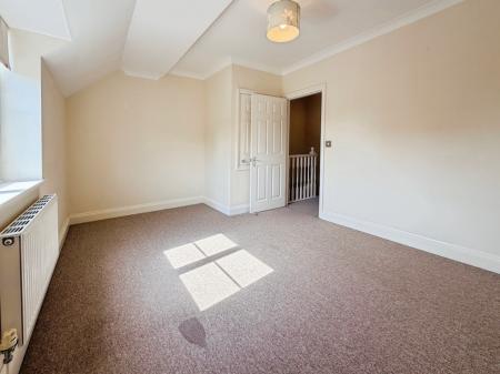 3 bedroom Terraced House for sale in Poplar Way, Harvington, WR11