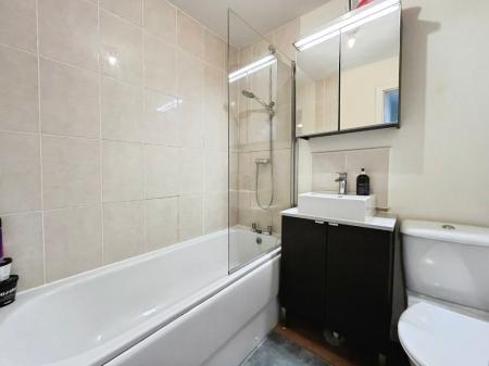 3 bedroom Terraced House for sale in Snaffle Way, Evesham, WR11