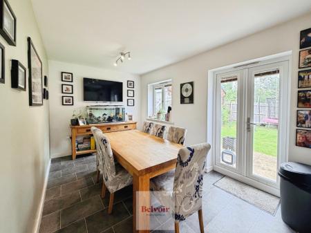 4 bedroom Detached house for sale in Enstone Way, Evesham, WR11