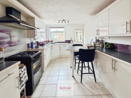 3 bedroom Terraced House to let in Blossomfield Close, Hampton, Evesham, WR11