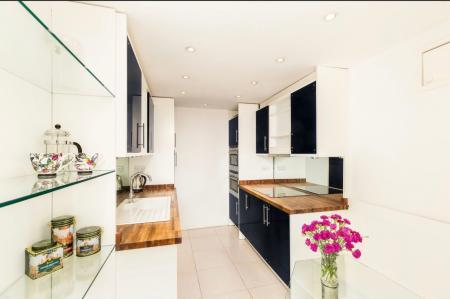 2 bedroom Apartment to let in Garden Apt., Pershore Manor, Bridge St, Pershore, WR10