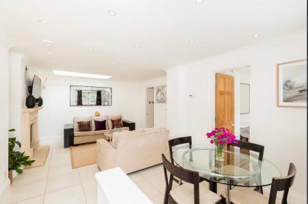 Garden Apt., Pershore Manor, Bridge St, Pershore, WR10