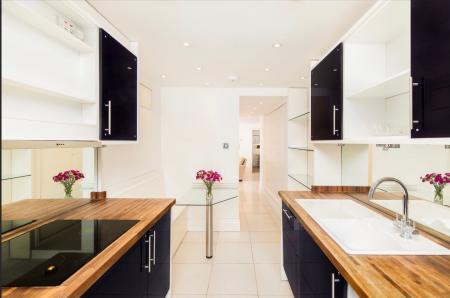 2 bedroom Apartment to let in Garden Apt., Pershore Manor, Bridge St, Pershore, WR10