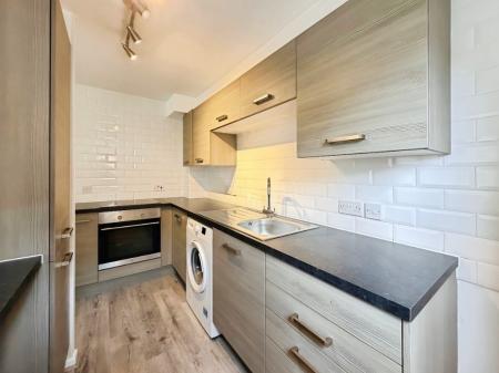 1 bedroom Flat to let in St Philips Drive, Evesham, WR11