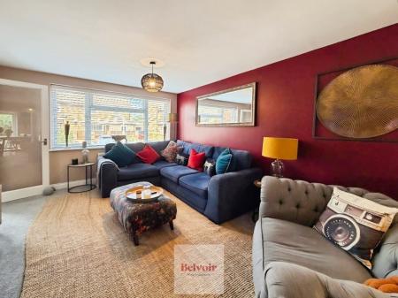 4 bedroom Semi-detached house for sale in Coxlea Close, Evesham, WR11