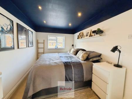 4 bedroom Semi-detached house for sale in Coxlea Close, Evesham, WR11