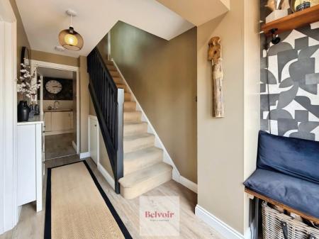 4 bedroom Semi-detached house for sale in Coxlea Close, Evesham, WR11