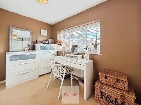 4 bedroom Semi-detached house for sale in Coxlea Close, Evesham, WR11