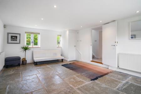 4 bedroom Detached house to let in Station Road, Offenham - Worcestershire, WR11