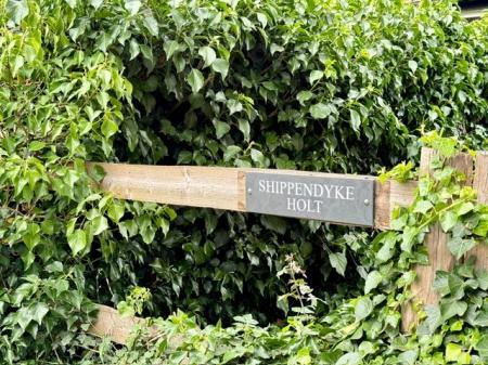 4 bedroom Detached house to let in Station Road, Offenham - Worcestershire, WR11