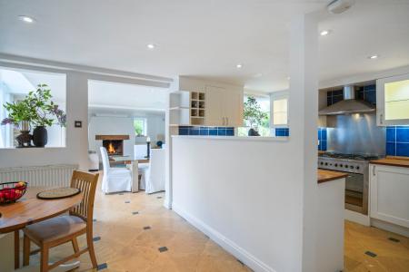 4 bedroom Detached house to let in Station Road, Offenham - Worcestershire, WR11