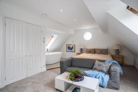 4 bedroom Detached house to let in Station Road, Offenham - Worcestershire, WR11