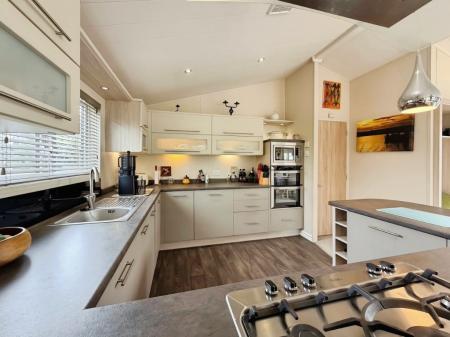 2 bedroom Lodge for sale in The Springs, Salters Lane, Fladbury, WR10