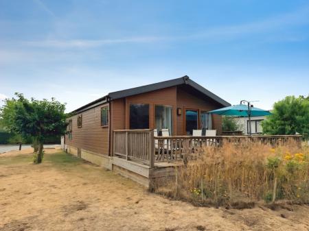 2 bedroom Lodge for sale in The Springs, Salters Lane, Fladbury, WR10