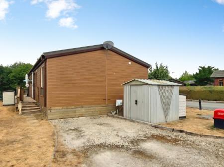 2 bedroom Lodge for sale in The Springs, Salters Lane, Fladbury, WR10