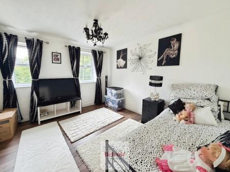 2 bedroom End of terrace house for sale in St Marys Road, Evesham, WR11
