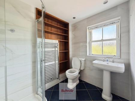 5 bedroom Detached house to let in Prince Henrys Close, Greenhill, Evesham, WR11