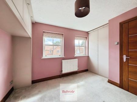 5 bedroom Detached house to let in Prince Henrys Close, Greenhill, Evesham, WR11
