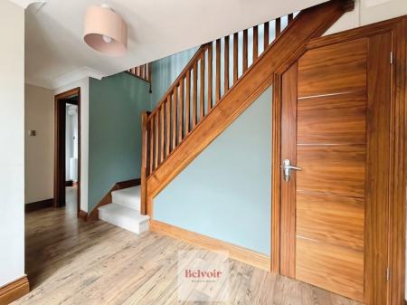 5 bedroom Detached house to let in Prince Henrys Close, Greenhill, Evesham, WR11
