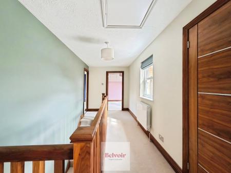 5 bedroom Detached house to let in Prince Henrys Close, Greenhill, Evesham, WR11
