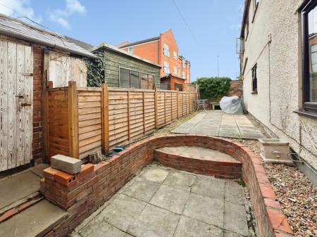 1 bedroom Ground floor maisonette to let in Briar Close, Evesham, WR11