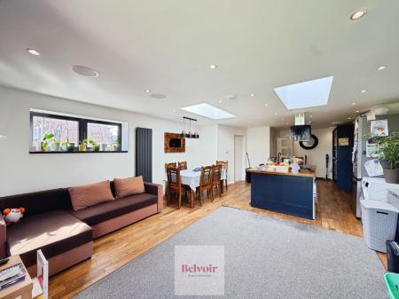 3 bedroom End of terrace house to let in Blakenhurst, Harvington, WR11