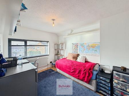 3 bedroom End of terrace house to let in Blakenhurst, Harvington, WR11