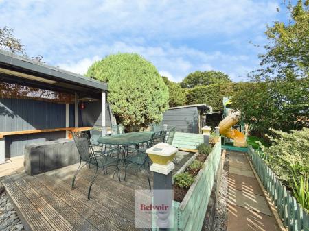3 bedroom End of terrace house to let in Blakenhurst, Harvington, WR11