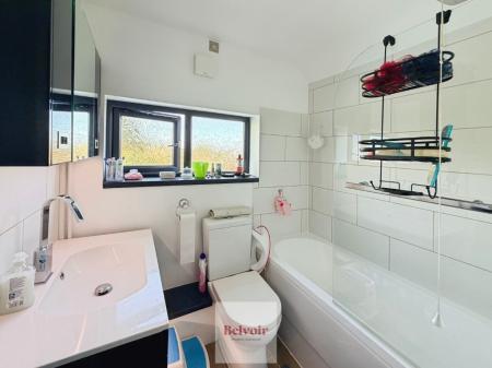 3 bedroom End of terrace house to let in Blakenhurst, Harvington, WR11