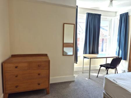 4 bedroom Terraced House to let in Danes Road, Exeter, EX4