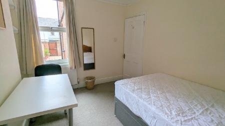 4 bedroom Terraced House to let in Danes Road, Exeter, EX4