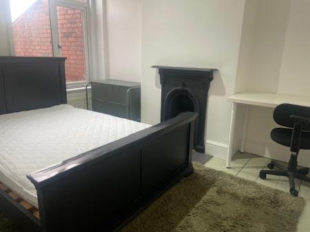 2 bedroom Terraced House to let in Mansfield Road, Exeter, EX4