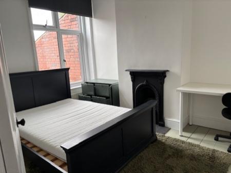 2 bedroom Terraced House to let in Mansfield Road, Exeter, EX4