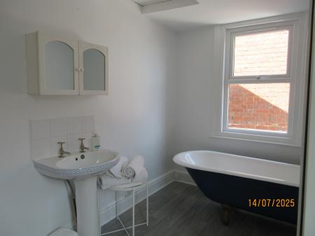 2 bedroom Terraced House to let in Herschell Road, Exeter, EX4