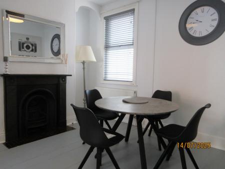 2 bedroom Terraced House to let in Herschell Road, Exeter, EX4