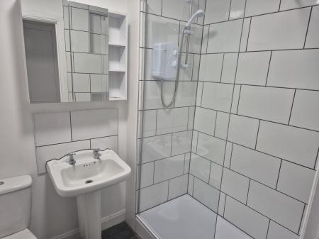 1 bedroom Flat to let in Heavitree Road, Exeter, EX1