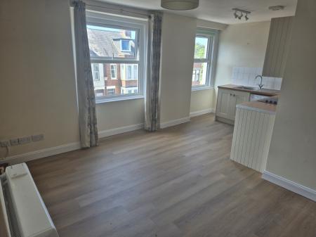 1 bedroom Flat to let in Heavitree Road, Exeter, EX1