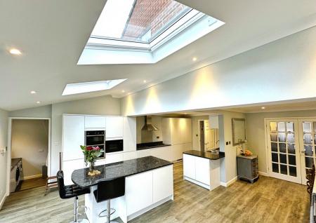 4 bedroom Detached house for sale in Bunn Road, Exmouth, EX8